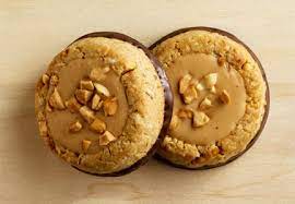 This granola is good and crunchy with lots of sweet flavor, thanks to the pure maple syrup and dark brown sugar. The Story Behind Nature Valley Granola Cups Food Business News January 31 2017 21 31