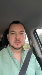 Bendito el veinte de agosto, del ochenta y seis, el año;, en la vida otro  peldaño,, aunque el camino es angosto., Asumiendo a todo costo , la  experiencia, la rutina..., y a la vuelta de la esquina, ...