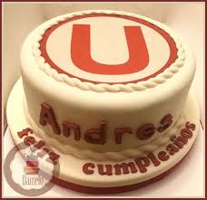 U Universitario De Deportes Torta Sabor Marmoleado Forrada Con Masa Fondant Decorada Con La Misma Mas Con Imagenes Torta De La U Tortas Ideas De Pastel De Cumpleanos