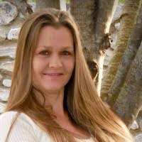 Kristin Bowie's Instagram, Twitter & Facebook