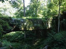 Starting on a scenic drive from the small town of pomona, there is ample parking at the trailhead. Pomona Natural Bridge Trail Illinois Alltrails