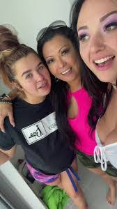 Krystal Valdez's Instagram, Twitter & Facebook