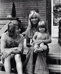This is a video of a tv special in 1969 in ´kalmar sweden räkna de lyckliga stunderna blott or jules sylvain kavalkad vårkänslor (ja, de' ä våren). Anna Bjorn And Linda Agnetha Faltskog Abba Band On The Run