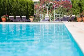 This suite has the following upgrades from an ultimate whirlpool suite: Hotel With Swimming Pool In Beaucaire Hotel Les Vignes Blanches