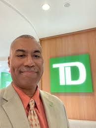 Anthony Correll's Instagram, Twitter & Facebook