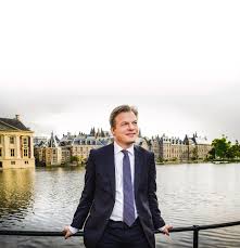 In de nieuwste peiling van i&o research klettert de vvd onderuit, en moet maar liefst zes zetels inleveren. Een Cda Kamerlid Dat Gemaakt Is Voor De Oppositie Nrc