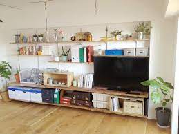 足場板古材で壁面収納棚をｄｉｙ here comes the sun リビング 飾り棚 リビング 壁面収納