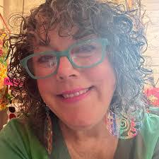 Suzanne Cleveland's Instagram, Twitter & Facebook