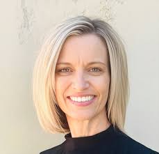 Last week a mom texted me 30 minutes before a lesson to let me know that  her daughter was sick and wouldn't be at the lesson. This week she came for  her