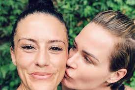 A have b do c should d did. U S Women S Soccer Stars Ali Krieger And Ashlyn Harris Announce Engagement