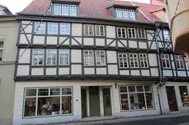 Es gibt zwar nicht besonders viel platz, aber mit ein paar kreativen einrichtungsideen lässt. 1 Zimmer Wohnung Zu Vermieten Blasiistr 8 06484 Quedlinburg Harz Kreis Mapio Net