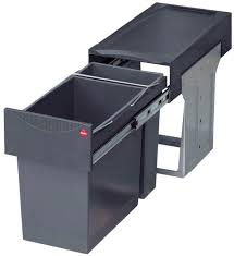 Le tout est monté sur un pied pivotant qui permet praticité d'utilisation et gain de place dans la maison. Poubelle Sous Evier Tous Modeles De Poubelles Sous Evier