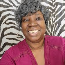 Stephanie Goldie's Instagram, Twitter & Facebook