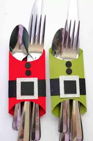 Porte Couverts Pere Noel Ou Lutin Rouleau De Papier Toilette Ou Sopalin Peinture Noir Argent Rouge Et Verte Deco Noel Creations De Noel Decoration Noel