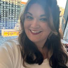 Can anyone recommend a hairdresser who specializes with thin, frizzy, curly  hair?