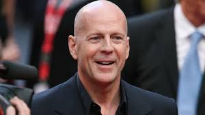 And bruce kind of reminds me of my dad with the goatee, aww makes me miss him. Bruce Willis Will Fur Seine Kinder 100 Werden B Z Berlin