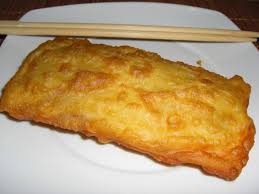 Es Gibt Verschiedene Rezepte Wie Man Den Teig Fur Die Fruhlingsrollen Macht 1 Aus 250 G Mehl Salz 1 Ei Fruhlingsrollen Rezept Rezepte Fruhlingsrollen Teig
