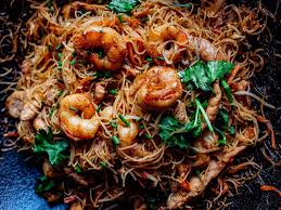 Spaghetti Di Riso Saltati Con Carne E Verdure Cina In Tavola