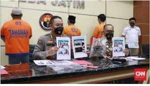 Kecam sugi nur yang berani lecehkan nu, warganet ramaikan tagar #tangkapsugiknur. 4 Anggota Fpi Pasuruan Ditangkap Diduga Ancam Gorok Menkopolhukam Mahfud Md Hwmi Or Id