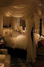 Maybe you would like to learn more about one of these? 15 Desain Kamar Tidur Romantis Dijamin Bikin Pasangan Makin Lengket Rumah123 Com