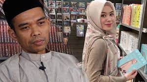 Bahkan refly harun menanyakan bagaimana kalau ayana moon ditakdirkan jadi jodoh uas. Blak Blakan Ustaz Abdul Somad Soal Hubungannya Dengan Ayana Moon