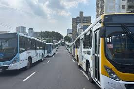 TRT-11 determina circulação de 80% da frota de ônibus durante greve em Manaus