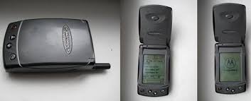 In primul rand la telefoanele acestea se murdaresc foarte repede ecranul,nu poti da un sms k oamenii atunci cand te grabesti sau vrei sa. De La Telefoane Vechi La Smartphones Cum A Evoluat Telefonul Mobil In Ultimii 20 De Ani È™i Care Au Fost Cele Mai Populare Modele Life Ro
