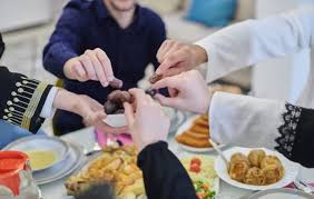 Karena tidak semua orang bisa menggunakan bahasa arab maka khusus bagi anda sebagai muslim yang hidup di indonesia akan membutuhkan bantuan tersendiri. 75 Ucapan Selamat Berbuka Puasa Ramadhan 2021 Seruni Id