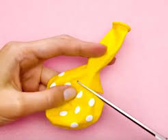 La nouvelle pub de mattel pour barbie® est en train de faire le buzz sur la toile. 5 Accessoires De Barbie A Fabriquer Vous Memes Bricolages Trucs Et Bricolages