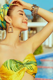 Minh hằng trông vô cùng trẻ trung, nhí nhảnh khi diện trang phục năng động màu hồng nổi bật. Bi Quyáº¿t Ä'á»ƒ Nhan Sáº¯c Tráº» HÆ¡n Thá»i Má»›i Vao Nghá» Cá»§a Minh Háº±ng