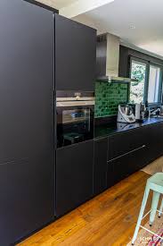 Cuisine moderne noir et bois. Cuisine Avec Ilot Noire Et Bois Schmidt Geneve Carouge