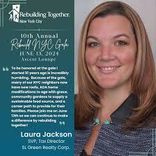 Nicole Helgeson's Instagram, Twitter & Facebook