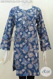 Di bagian tengahnya, terdapat kelopak muda berwarna lebih. Bati Blus Istimewa Dengan Warna Biru Mewah Berpadu Motif Bunga Kupu Proses Kombinasi Tulis Baju Batik Solo Berkelas Buat Wanita Muda Tampil Mempesona Bls4708bt M Toko Batik Online 2021
