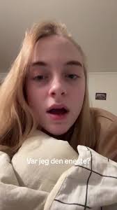 Pov I Bliver Uvenner Midt I Dansen