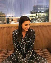> guy in car 1 sukant goel. Sandeep Aur Pinky Faraar On The Sets Photogallery Star Cast On The Set Photos Selfie On The Sets Parineeti Chopra Looks Super Cute In This Pic From Sandeep Aur Pinky Faraar