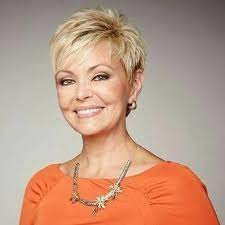 Quali sono i tagli che ringiovaniscono di più? Botox Niente Bisturi Ci Pensano I Tagli Di Capelli Corti E Medi Capellistyle