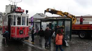 Tramvay bir tür yolcu taşıtıdır.tam bir tanım yapmak gerekirse; Taksim Tramvay Duragi Sokuldu Sozcu Gazetesi