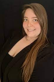 Nikki Caple's Instagram, Twitter & Facebook