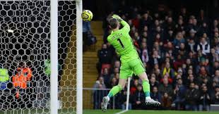 Now stop hating and start loving! Ex Man Utd Keeper Suggests De Gea Should Be Dropped Football365