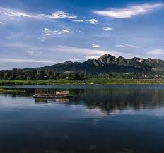 Nilaiya relatif terjangkau, begitu juga dengan tarif parkirnya. Waduk Selorejo Malang Review Lokasi Dan Harga Tiket Fankymedia