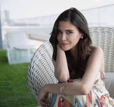 Muhteşem yüzyıl kösem, adı mutluluk, kadim dostum ve merhamet dizilerinde rol almıştır. Dilara Aksuyek Biography Dizicentral Television Entertainment From Turkey