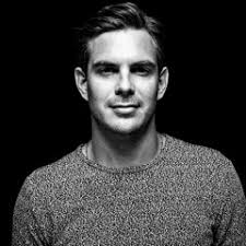 Stream Julia Sandstorm music