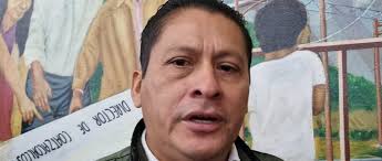municipiosur.comEusebio González, alcalde de Tatahuicapan, puso el dedo en  la llaga: “En el acueducto del Yuribia se tienen más de 15 fugas de agua…le  informamos a la CMAS y no pasa nada”