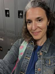 Next up for our intern spotlight: Carly Pickett! ✨ Hometown: Toronto,  Canada 🇨🇦 Med school: Albert Einstein College of Medicine Hobbies:  watching anything