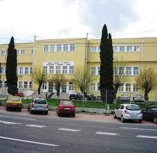 Centrul formare profesională continuă a fost constituit prin decizia senatului universitatii în 2007 și reprezintă o subdiviziune specializată a universității de centrul organizează instruirea în cadrul a 45 programe de formare profesională continuă, aprobate de ministerul educației, culturii și cercetării. Centrul Regional De Formare Profesionala A Adultilor Brasov Facebook