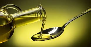 Împingem uleiul printre dinţi înainte şi înapoi şi în lateral în interiorul. Ce Se Intampla Daca Bei In Fiecare Dimineata O Lingura De Ulei De Masline Afla Beneficiile