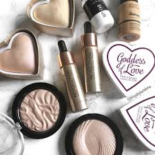 I heart makeup chocolate orange. Makeup Revolution Blushing Hearts Goddess Of Love Golden Goddess Liquid Luminous Lunar Strobe Lunar Makeup Revolution Makeup Aesthetic Makeup
