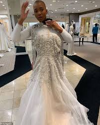 1200 x 630 jpeg 64 кб. Oprah Winfrey Shuts Down Saks Beverly Hills To Find Bridal Gown For Student S Wedding Daily Mail Online