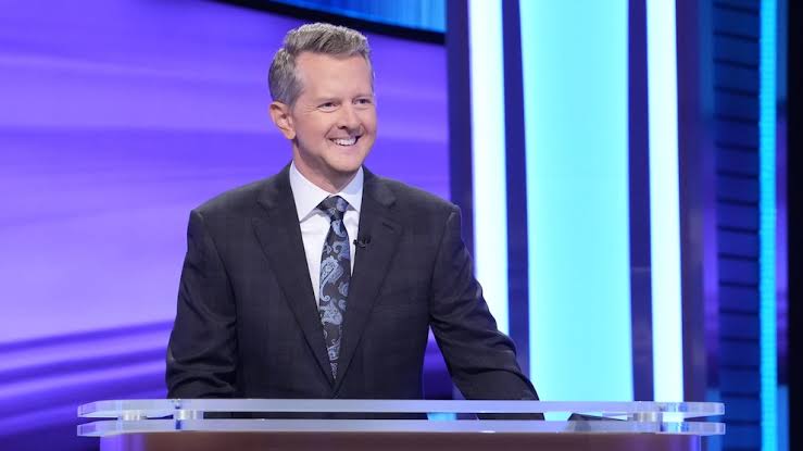 Ken Jennings says he'll miss hosting 'Jeopardy!' with Mayim Bialik 'on a personal level' - ABC News
