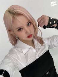 VIVIZ #SuitDance ▶️ https://youtu.be/nFHG0TeBIIs #VIVIZ #비비지 #EUNHA #은하  #SINB #신비 #UMJI #엄지 #VERSUS #MANIAC